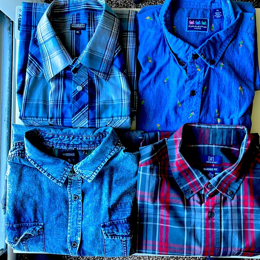4 XL button down short sleeve. Randomly chosen out of the closet